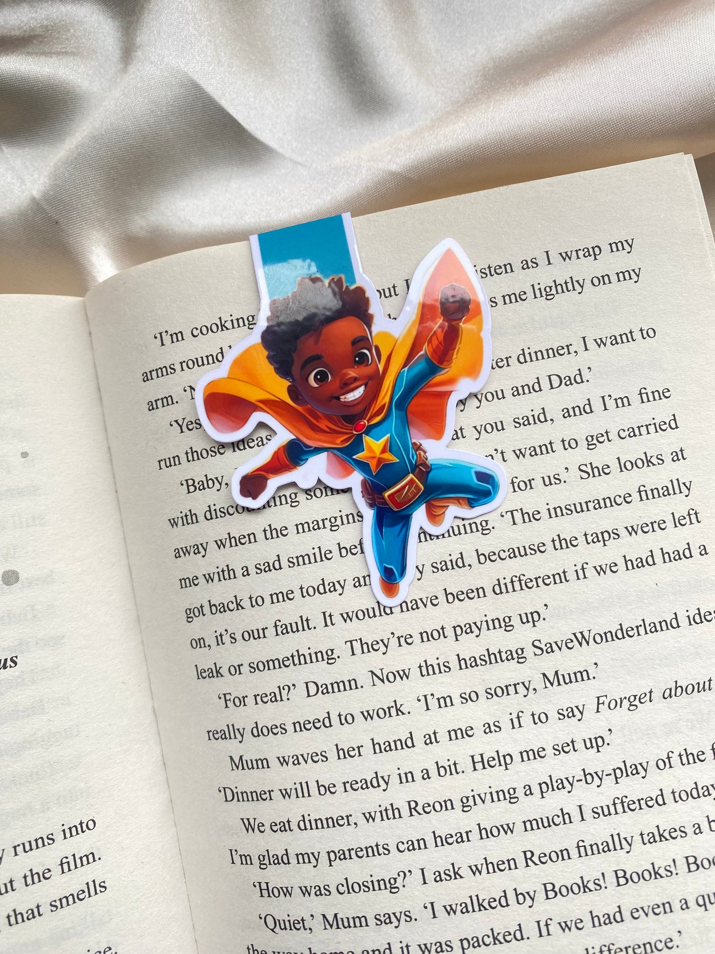 Hero Magnetic Bookmarks