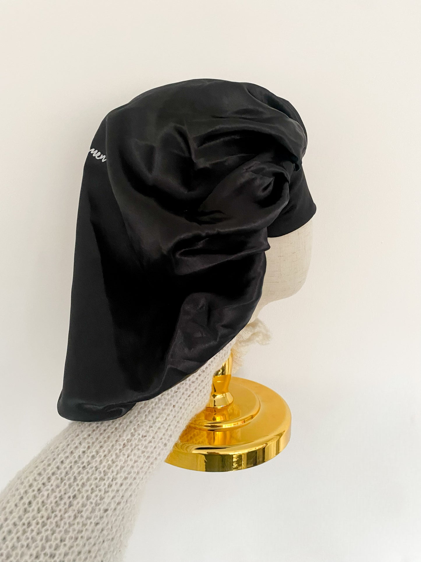 * NEW* Black Women Magic Bonnet (Band)