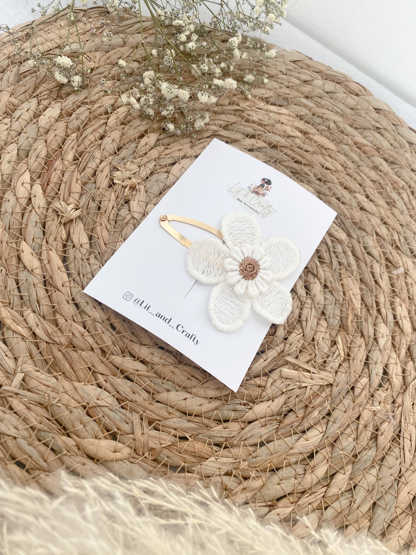 Lace daisy Floral embroidered Flower Gold snap clip