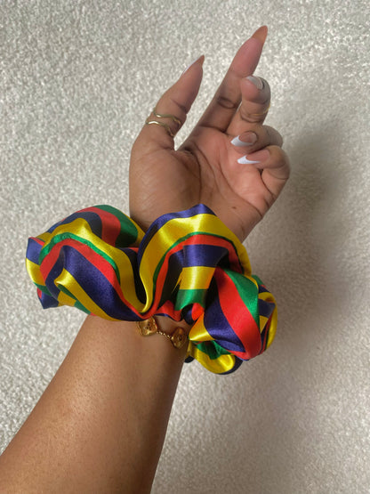 World XL scrunchie