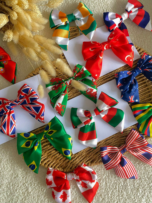 World Satin Mini Bow Hair Clips