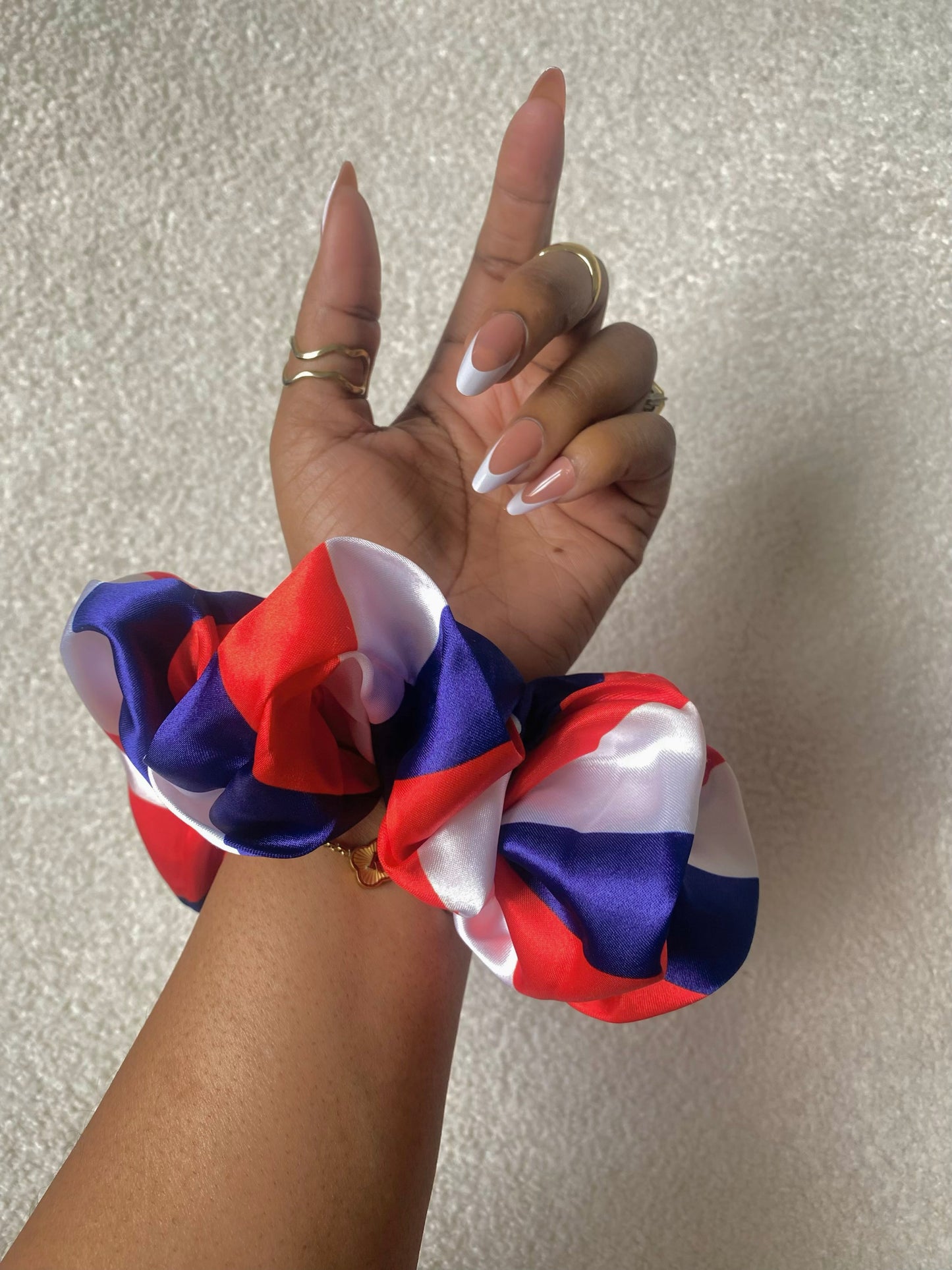 World XL scrunchie