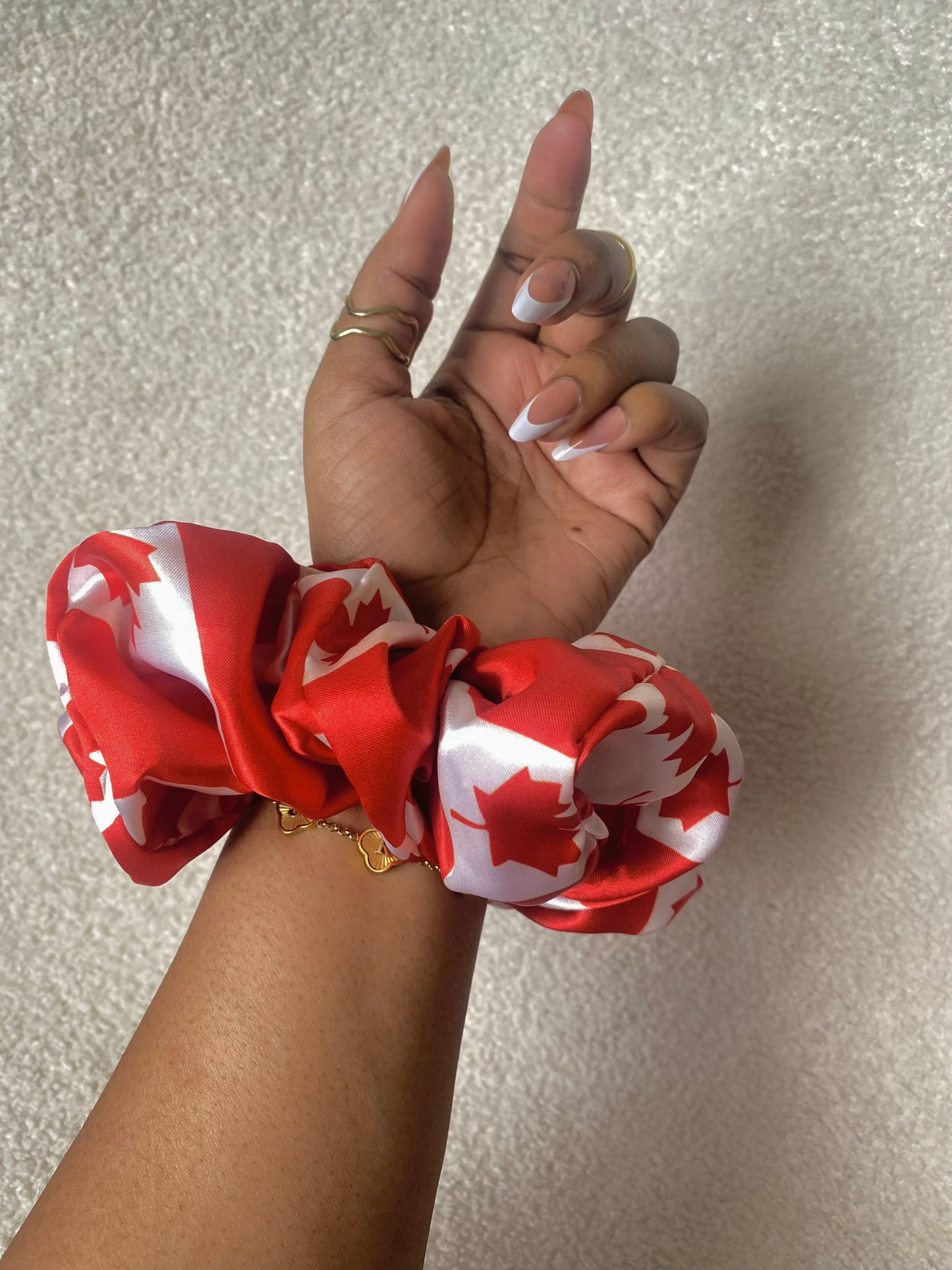 World XL scrunchie