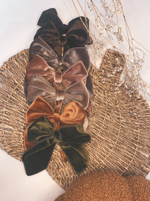 Velvet Sailor Bow Hairclip