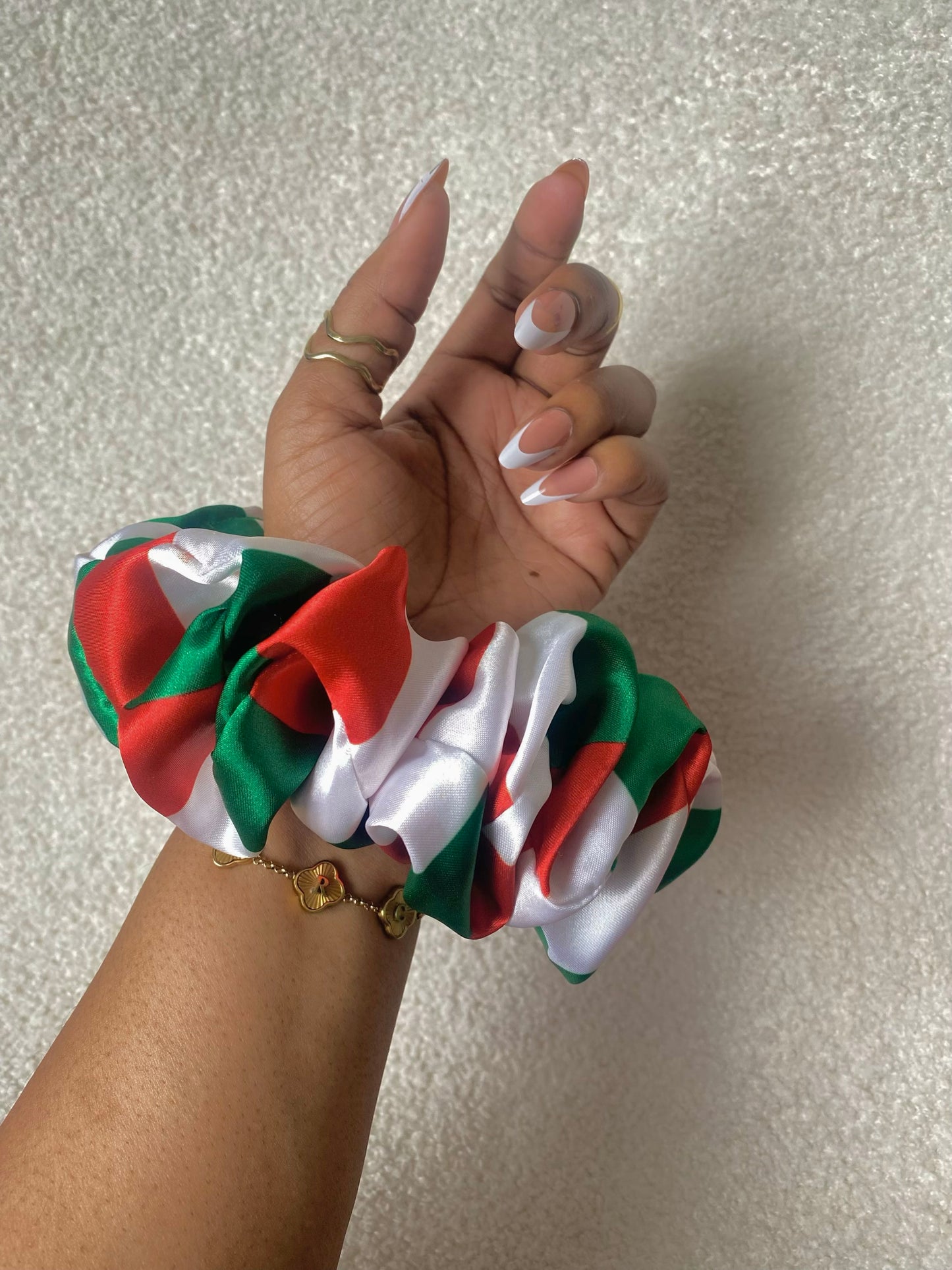 World XL scrunchie