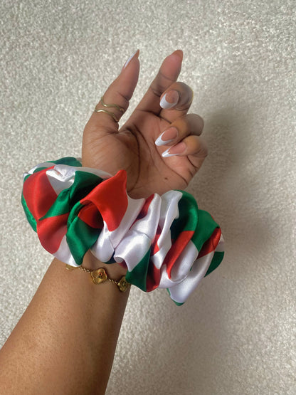 World XL scrunchie