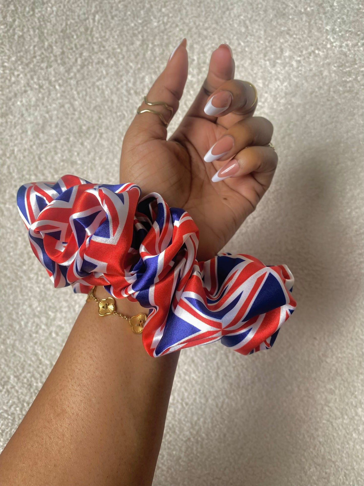 World XL scrunchie