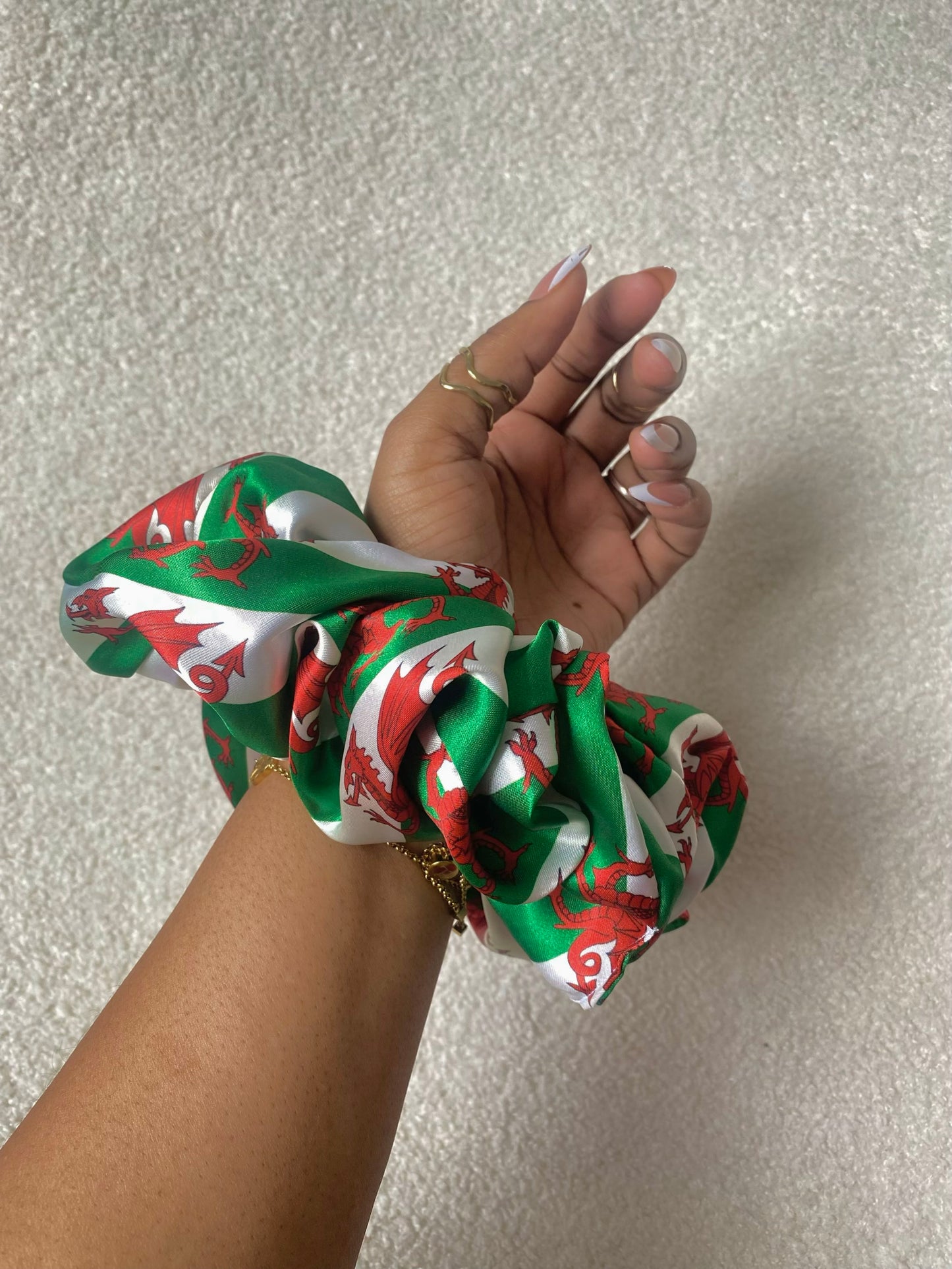 World XL scrunchie