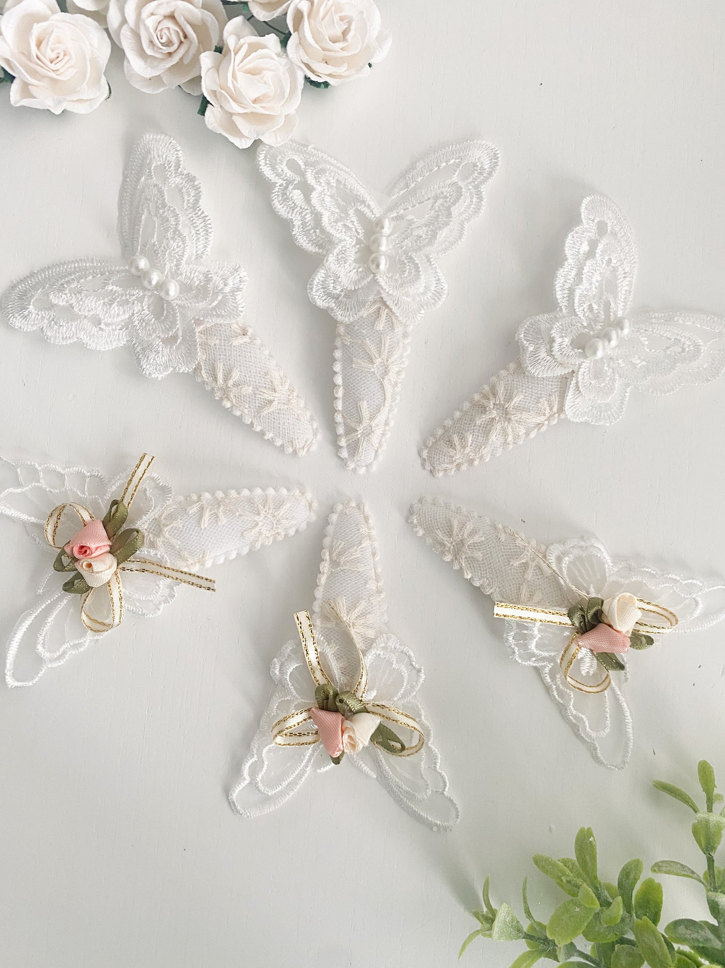 White Floral butterfly pearl embroidered snap clip