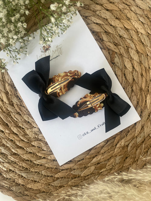 Black Bow Snap Clips